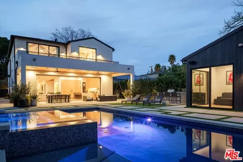 23428 Califa St, Woodland Hills, CA 91367