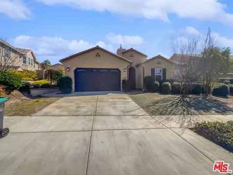 458 Almond Ln, Simi Valley, CA 93065