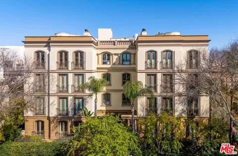 132 S Crescent Dr #301, Beverly Hills, CA 90212