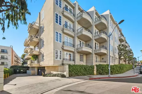 11740 W Sunset Blvd #36, Los Angeles, CA 90049
