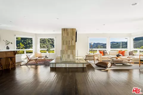 2547 Hutton Dr, Beverly Hills, CA 90210