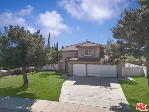 1713 W Evergreen St, Rialto, CA 92377