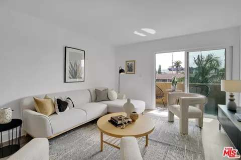 11578 Wyoming Ave #202, Los Angeles, CA 90025