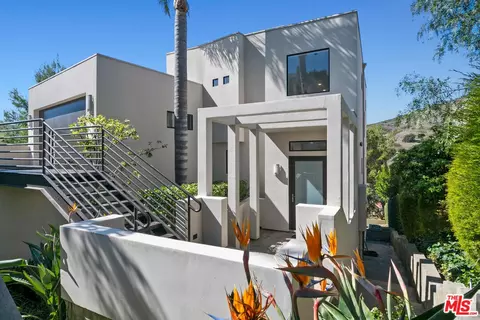 2909 Valmere Dr, Malibu, CA 90265 photo 2