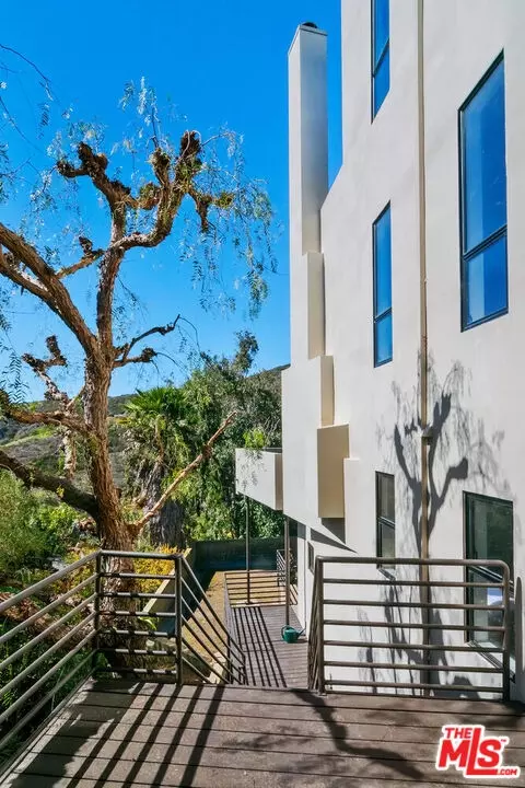 2909 Valmere Dr, Malibu, CA 90265 photo 38
