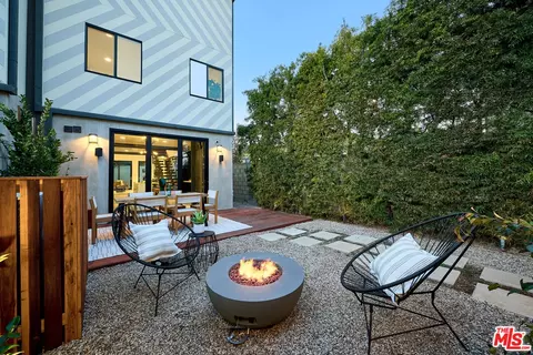 748 Brooks Ave, Venice, CA 90291