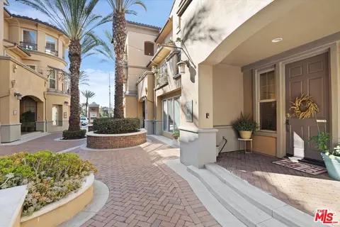 316 District Ct, Fullerton, CA 92832