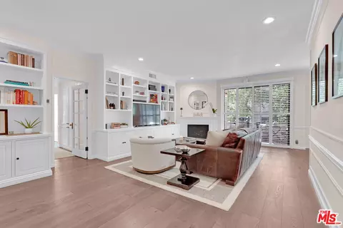 3480 Barham Blvd #217, Los Angeles, CA 90068