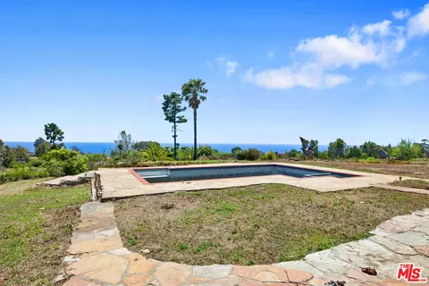 29636 Cuthbert Rd, Malibu, CA 90265 photo 2