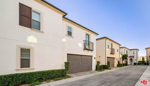 22039 Propello Dr, Saugus, CA 91350 photo 3