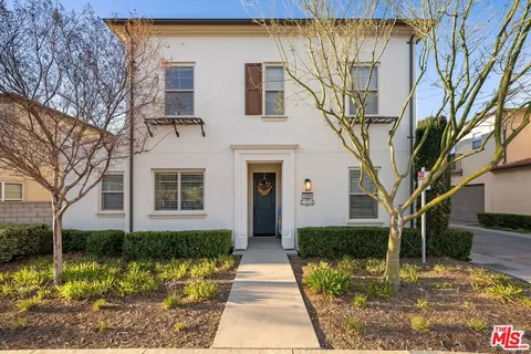 22039 Propello Dr, Saugus, CA 91350