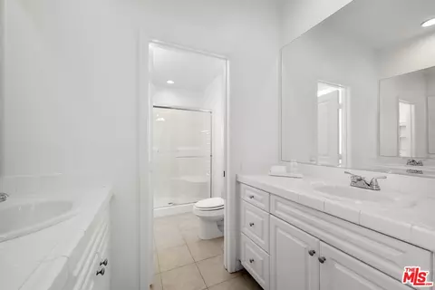22039 Propello Dr, Saugus, CA 91350 photo 17