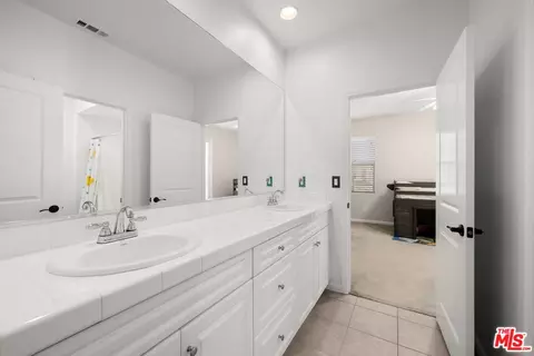 22039 Propello Dr, Saugus, CA 91350 photo 23