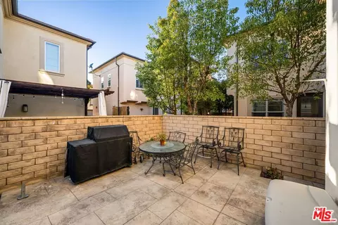 22039 Propello Dr, Saugus, CA 91350 photo 25