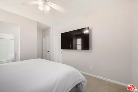 22039 Propello Dr, Saugus, CA 91350 photo 15