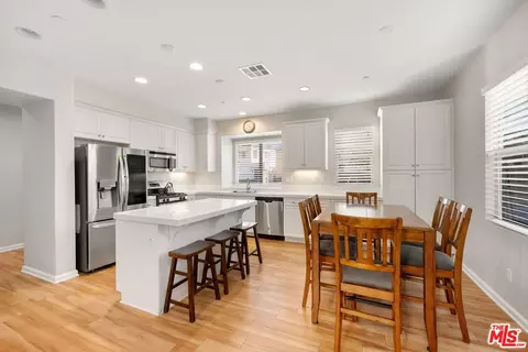 22039 Propello Dr, Saugus, CA 91350 photo 9