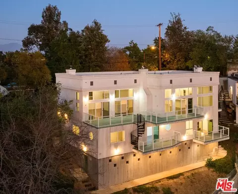 948 W Avenue 37, Los Angeles, CA 90065