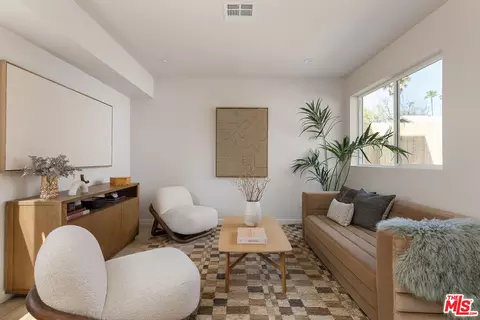 2212 Reservoir St, Los Angeles, CA 90026