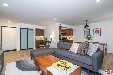 1134 Alta Loma Rd #113, West Hollywood, CA 90069