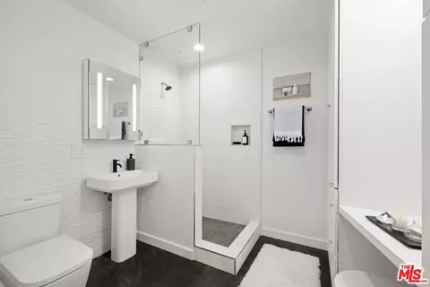 615 Hampton Dr #B105, Venice, CA 90291 photo 8