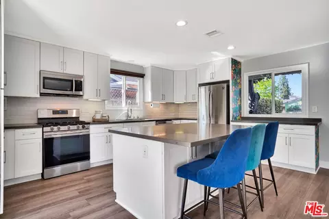 8008 Mclaren Ave, West Hills, CA 91304