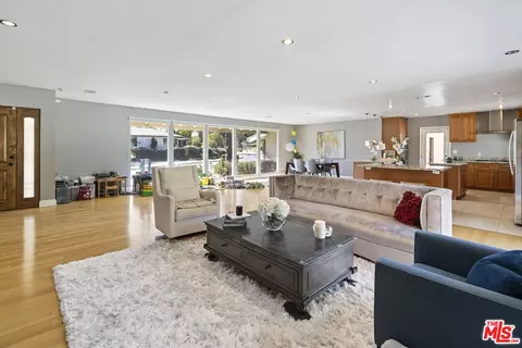 4636 Arriba Dr, Tarzana, CA 91356