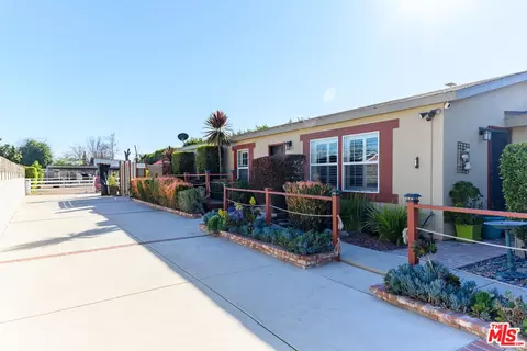 458 W Tichenor Ave, Compton, CA 90220 photo 6