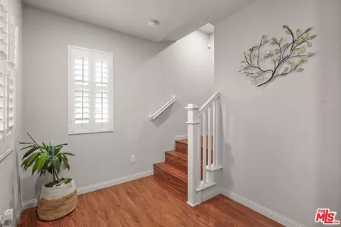7250 N Cherry Ln, Van Nuys, CA 91405 photo 6