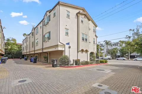 7250 N Cherry Ln, Van Nuys, CA 91405 photo 11
