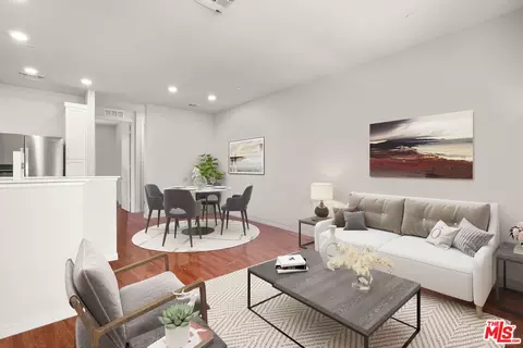 7250 N Cherry Ln, Van Nuys, CA 91405