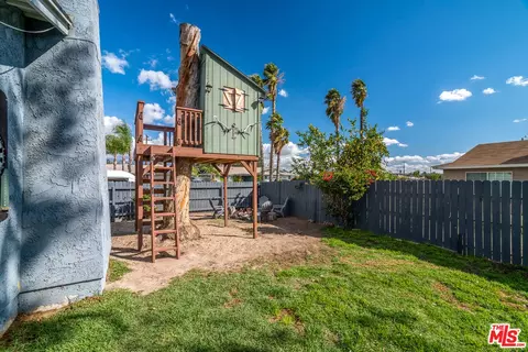 27067 Cypress St, Highland, CA 92346 photo 12