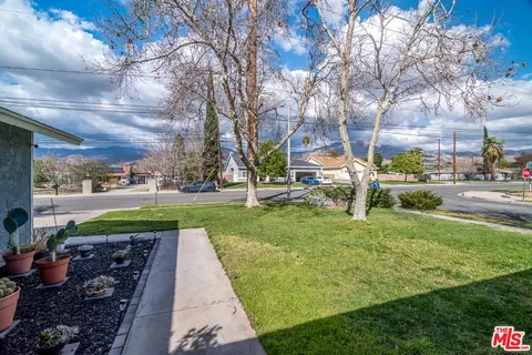27067 Cypress St, Highland, CA 92346 photo 4