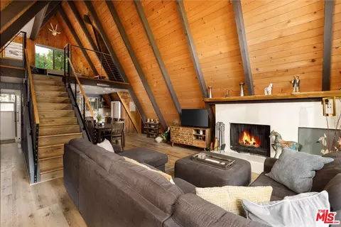 27197 Bernina Dr, Lake Arrowhead, CA 92352