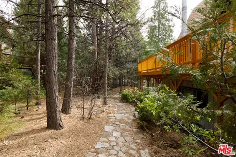 27197 Bernina Dr, Lake Arrowhead, CA 92352 photo 10