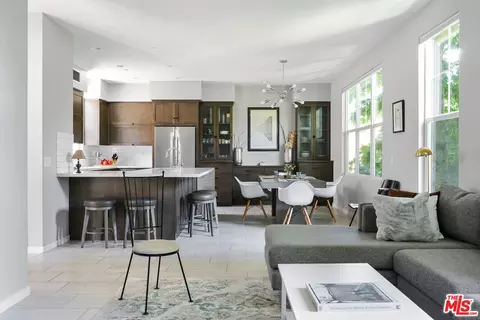 6520 Fountain Ave, Los Angeles, CA 90028