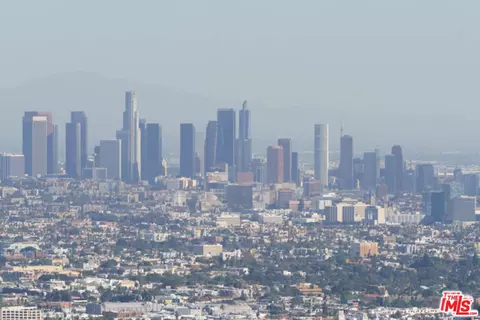 8320 Elusive Dr, Los Angeles, CA 90046