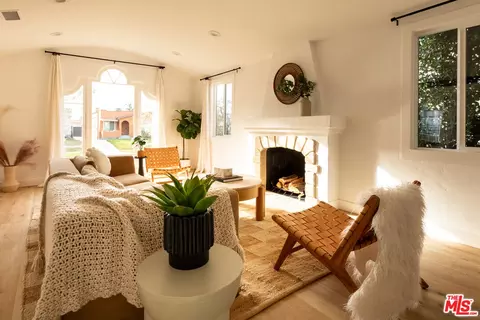 7314 S Hobart Blvd, Los Angeles, CA 90047
