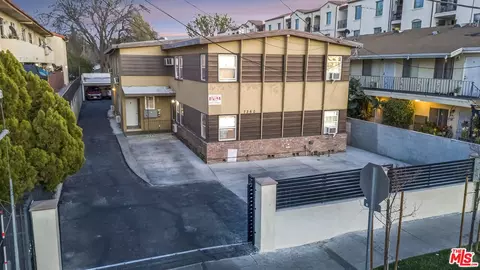 7260 Canby Ave, Reseda, CA 91335 photo 1