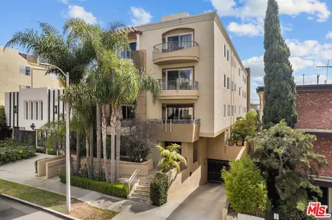 11932 Goshen Ave #102, Los Angeles, CA 90049