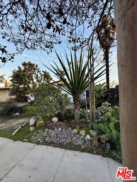 Exterior - 5128 E Wardlow Rd, Long Beach, CA 90808 photo 8 of 9
