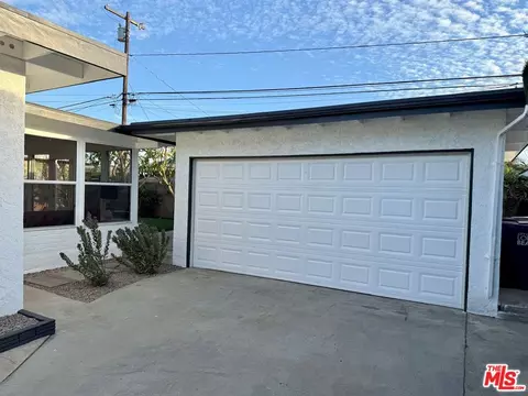 Exterior - 5128 E Wardlow Rd, Long Beach, CA 90808 photo 4 of 9