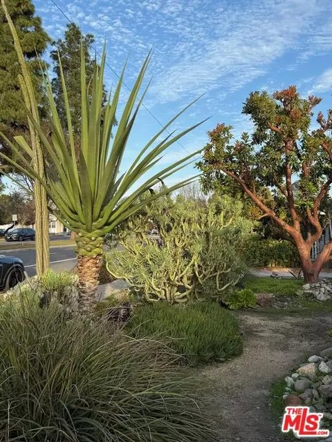 Exterior - 5128 E Wardlow Rd, Long Beach, CA 90808 photo 6 of 9