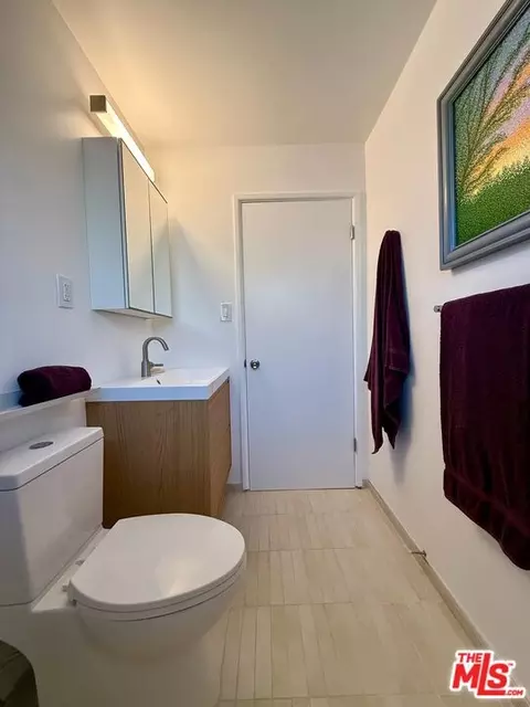 Bath - 5128 E Wardlow Rd, Long Beach, CA 90808 photo 3 of 3