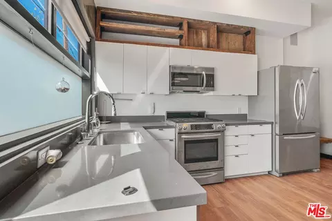 Kitchen - 815 Hampton Dr #4, Venice, CA 90291 photo 2 of 2