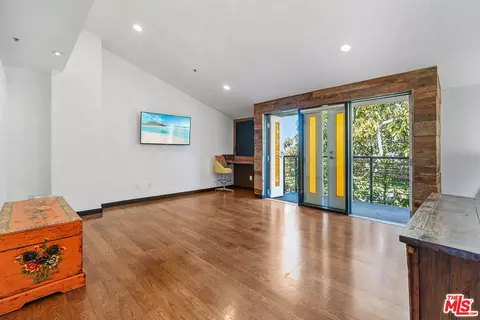 Other - 815 Hampton Dr #4, Venice, CA 90291 photo 3 of 6