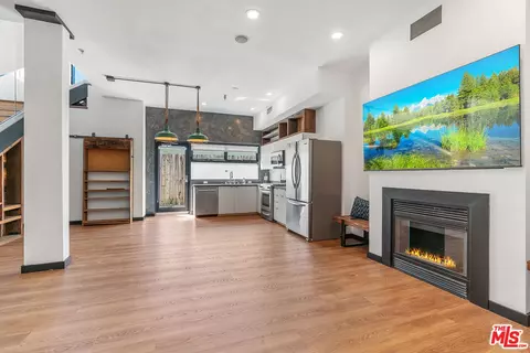 Living - 815 Hampton Dr #4, Venice, CA 90291 photo 1 of 4