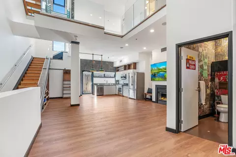 815 Hampton Dr #4, Venice, CA 90291