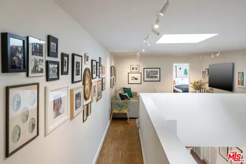 Entry Way - 32 Dudley Ave, Venice, CA 90291 photo 2 of 2