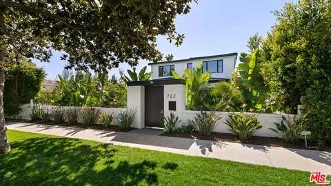 702 11th St, Santa Monica, CA 90402