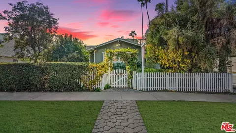 14258 Hamlin St, Van Nuys, CA 91401